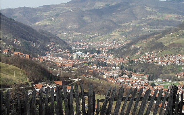 Panorama Ivanjice (makisa 68/Wikimedia Commons)