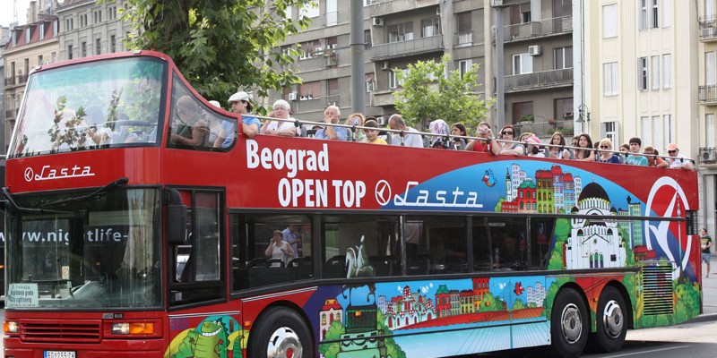 Razgledanje Beograda iz otvorenog autobusa